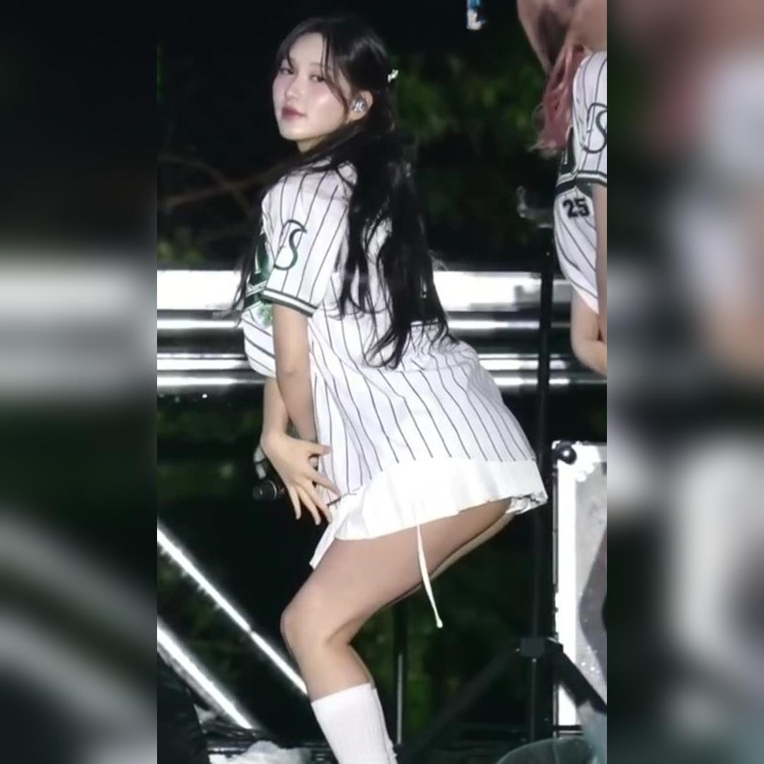 테니스 치마 뒤태 아이브 가을 움짤