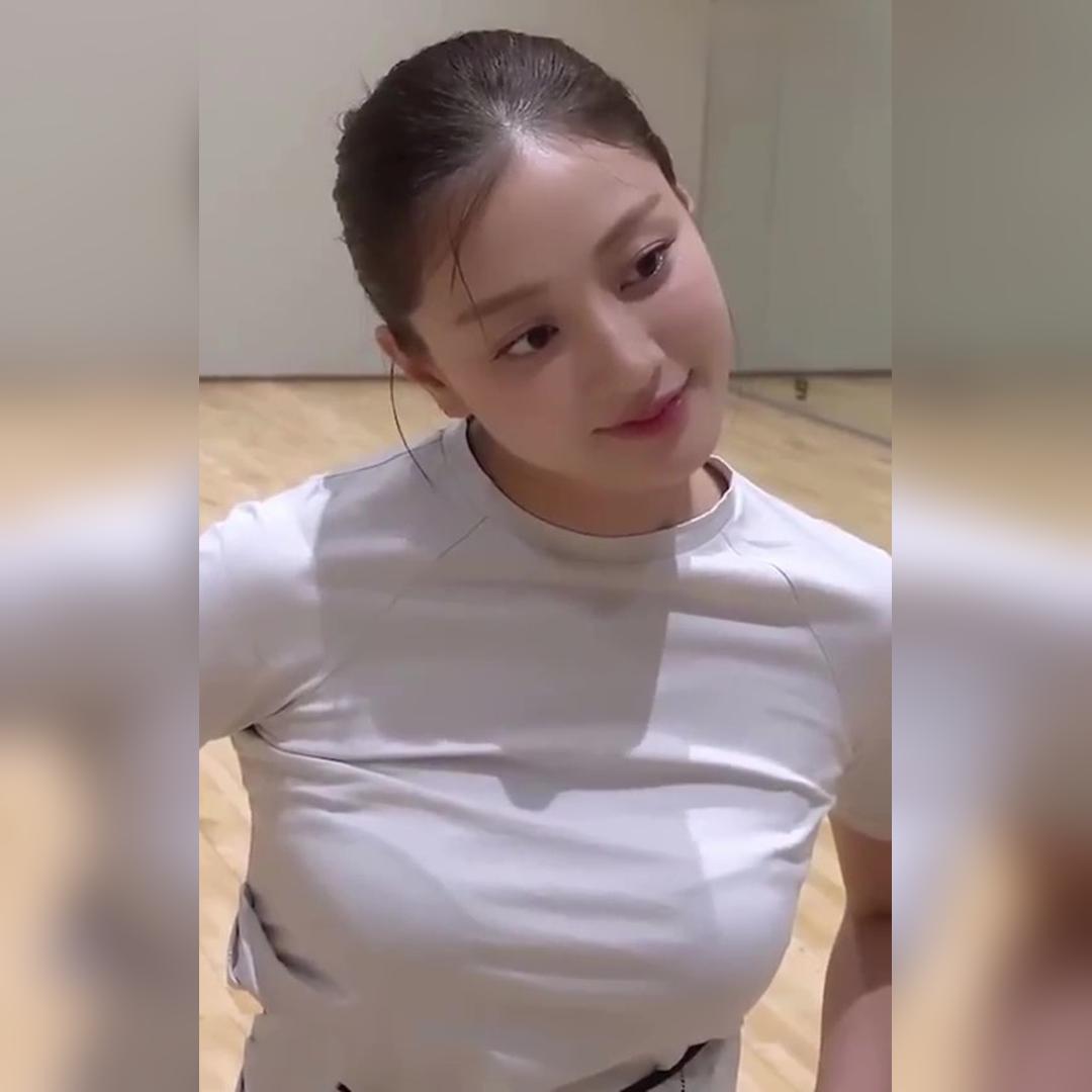 챌린지 찍는 트와이스 지효 움짤