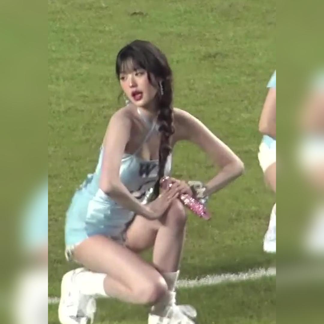 쿠팡플레이 시리즈 하프타임 축하공연 아이브 장원영 움짤