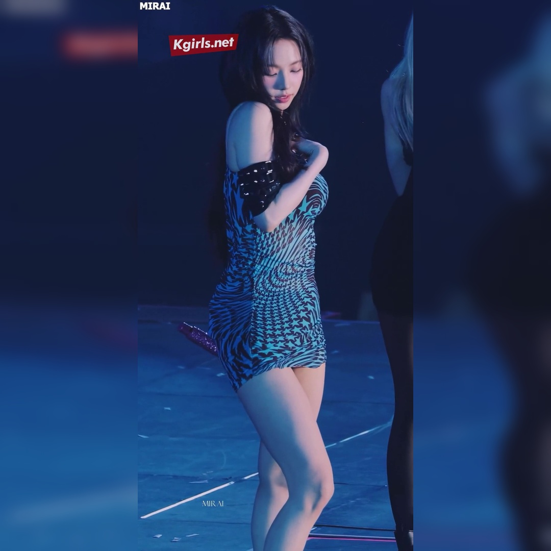 Karina’s Stunning Figure in a Fitted Dress Will Blow Your Mind