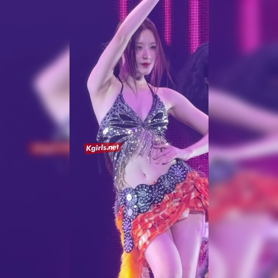 舒华白皙无瑕的肌肤和完美的腰臀比例，0.7黄金比例全面解析