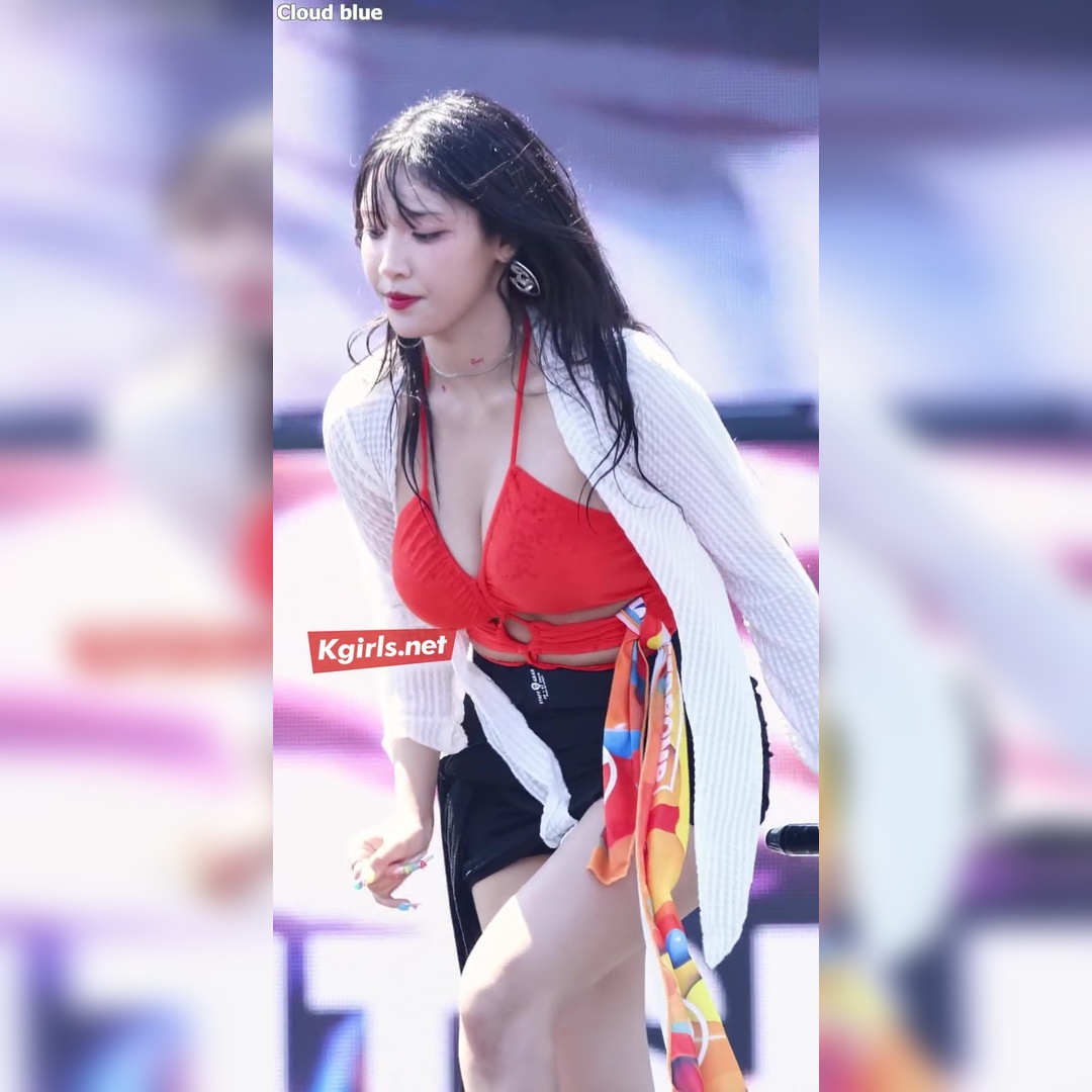 한초원 워터밤 물에 젖은 허리 엉덩이 라인 완벽 해부