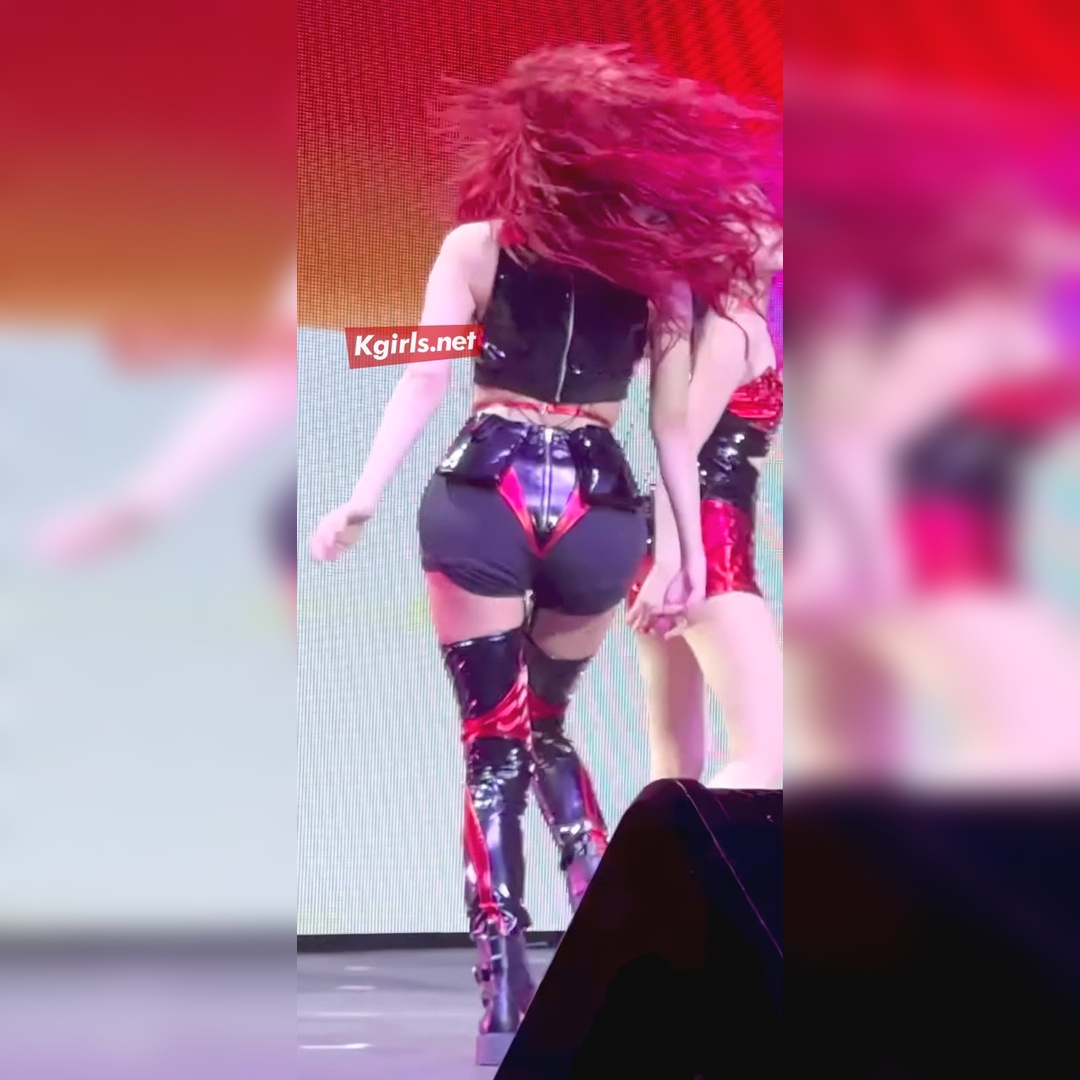 유나 골반 치명적 각도 분석: 우월 비율과 굴곡의 완벽 폭발