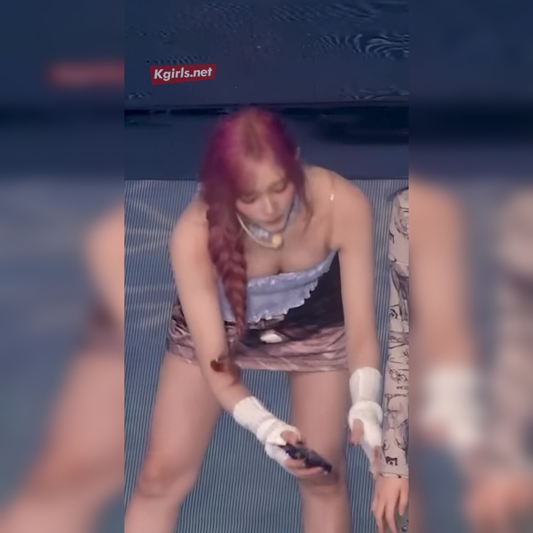 아이브 이서 위에서 본 가슴 라인… 미쳤음