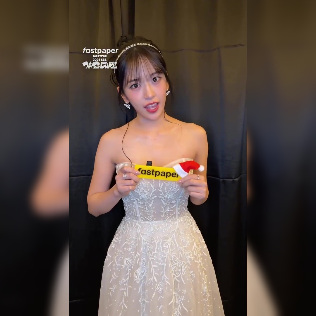 IVE圣诞女神团…迷人的身材让人眼前一亮