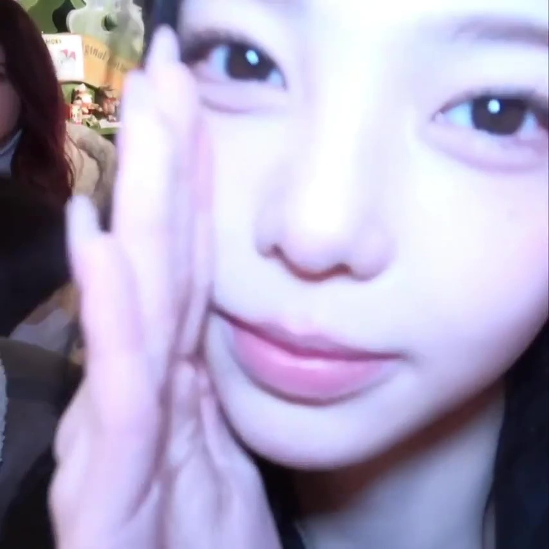 Ian’s Christmas Kiss that Totally Melted the Bros’ Hearts